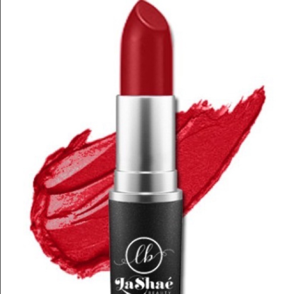 💞LaShaé Beauty “Crimson Fire” Matte Lipstick💞